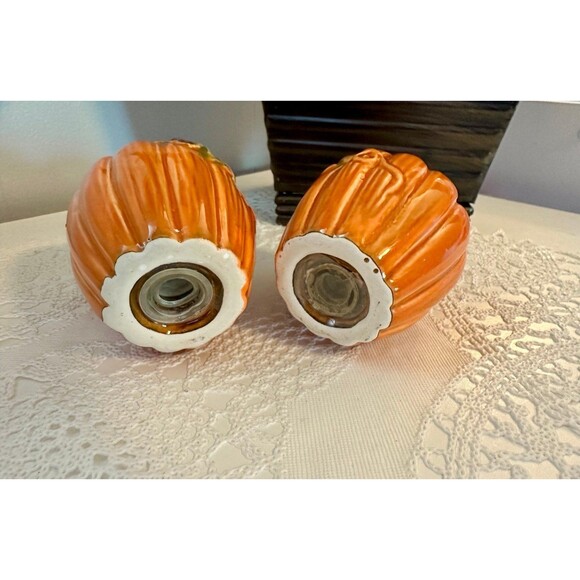 Pumpkin Salt & Pepper Shaker Set Holiday Fall Thanksgiving Decor - Picture 5 of 5
